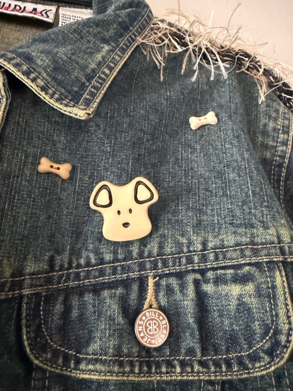 Vintage 90s Bill Blass Denim Jacket Dog Pins Fringe Trim Boho Chic Westercore - Picture 7 of 14